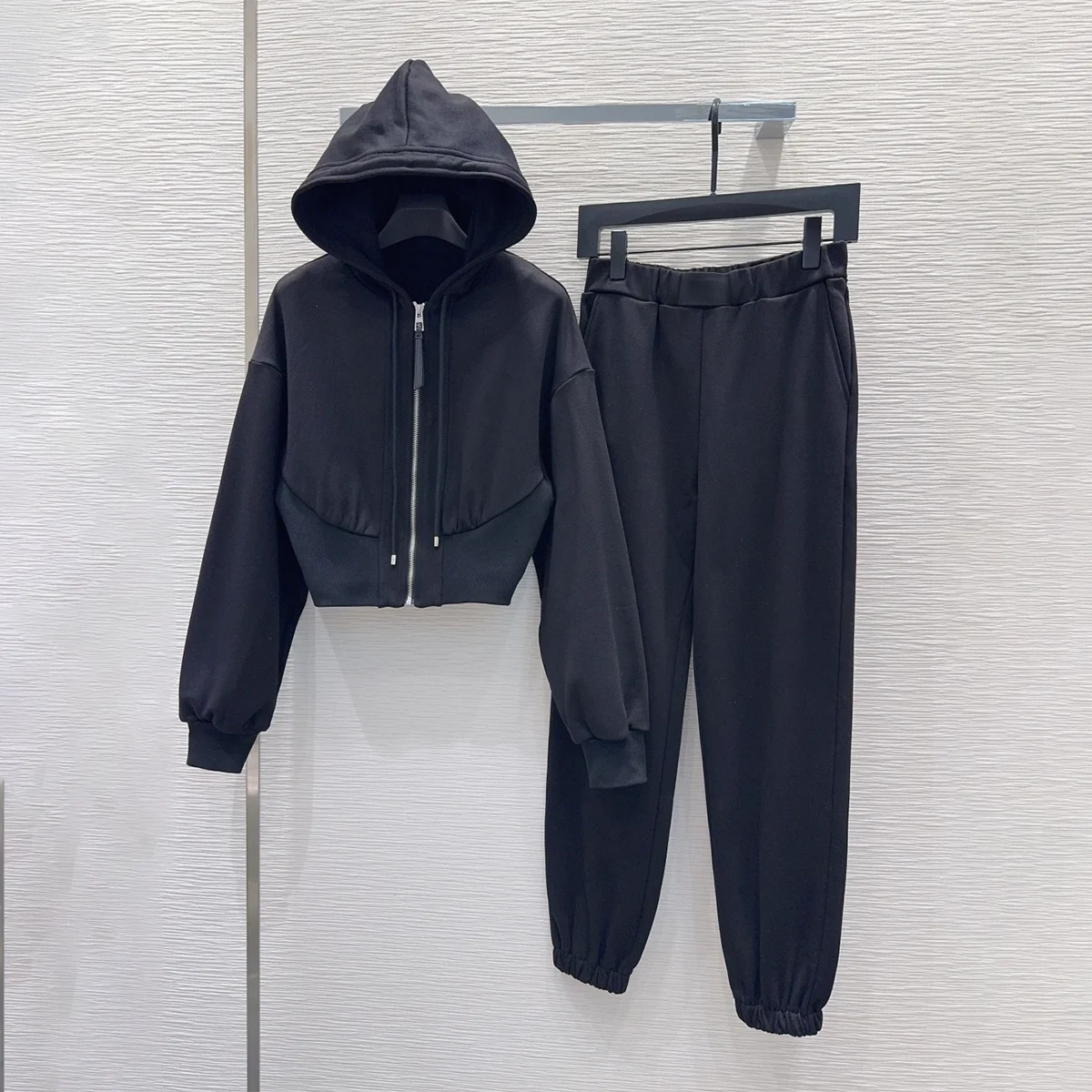 2026 High Quality Women's Short Hooded Zipper Hoodie Set2692753