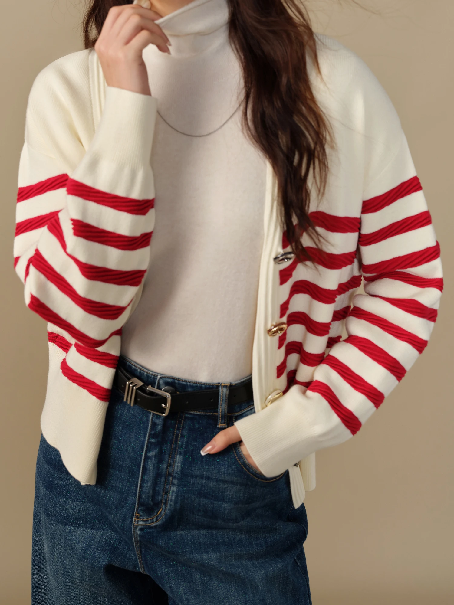 DUSHU Plus Size Two Color Collision Striped Knitted Cardigan For Women 2024 Winter New Design V-neck Casual Chic Coat 24DS84110