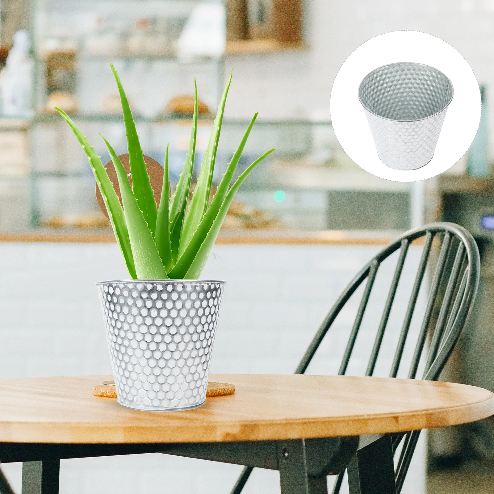 

Retro Iron Flower Pot 17Hx12W Vintage Metal Planter Succulent Plants Decorative Vase Home Garden Balcony Indoor Plant Container