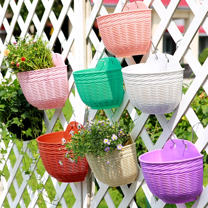 

5pcs Wall Hanging Flowers Planter Imitation Rattan European Style Semicircle Plant Baskets for Outdoor Garden Balcony Planter