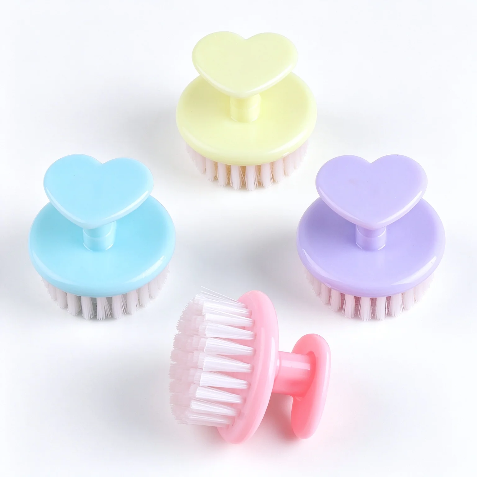 4/10Pcs Heart Shape Handle Nail Dust Brush Soft Nylon Bristles Portable Nail Cleaning Brush Manicure Pedicure Nail Art Tools