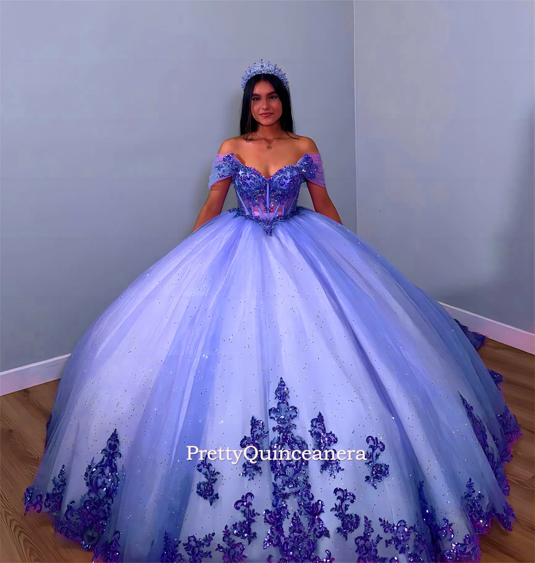 Colori personalizzati Illusion abito Quinceanera principessa lilla e avorio con treno smerlato per la festa di compleanno del 15 °