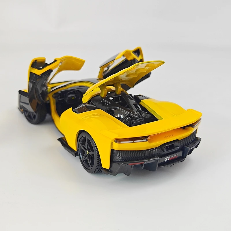Bburago 1:24 simulation Ferrari F80 alloy supercar model, doors and trunk can be opened, static ornament gift