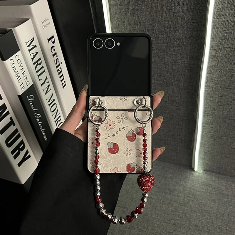 For Samsung Z Flip 7 Flip 6 Case Kawaii Strawberry Vintage Leather Phone Case For Galaxy Z Flip 7 6 5 Cover Cute Diamond Chain
