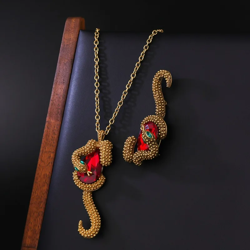 

Trend Snake Wine Red Water Drop Rhinestone Necklace Niche Design Feeling Exquisite Jewelry Set Spirit Snake Wrapped Chinese Retr