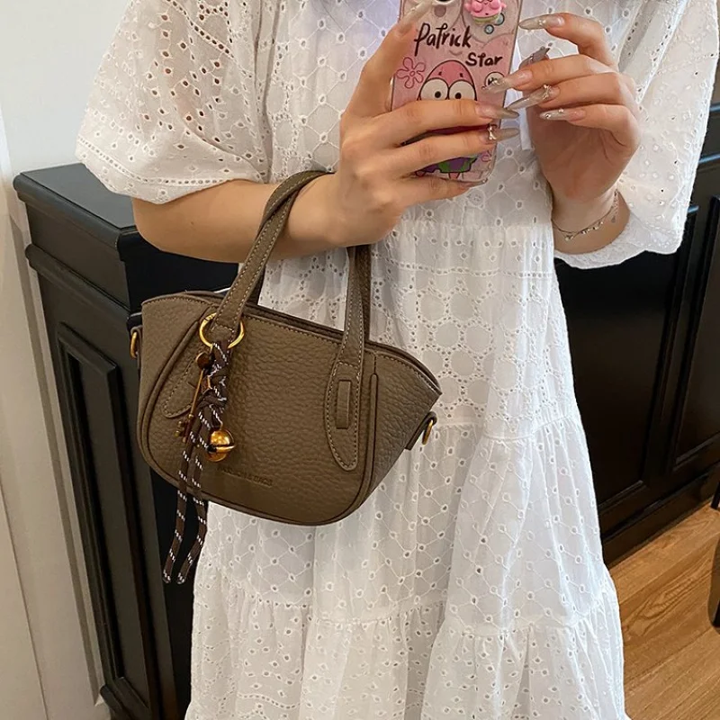 

Luxury Paris Fashion Designer Tote Bag For Women Featuring Leather Elegance Solid Color And Unique Logo