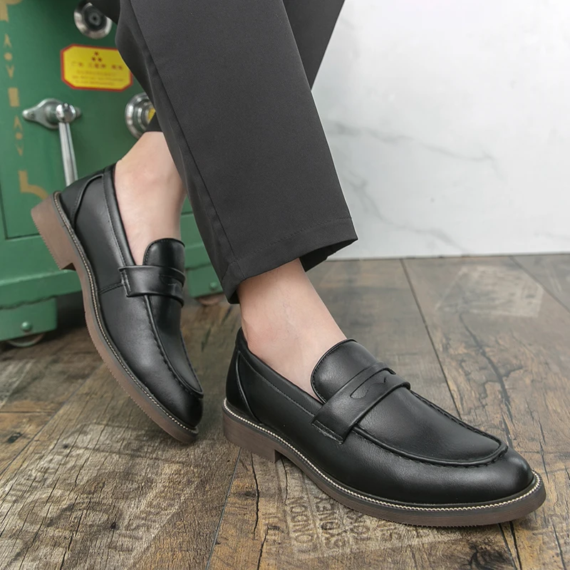 

Four Seasons Classic Men Loafers Black Brown Men Casual Comfortable Versatile Fashionable Elegant Shoes Banquet Shoes Men