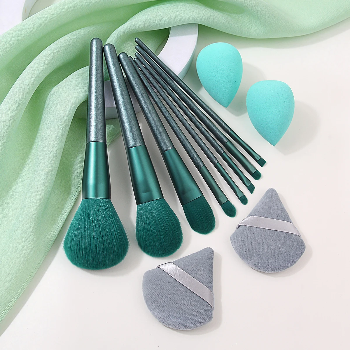 Makeup Brush Set Soft Fluffy Professional Cosmetic Foundation Powder Eyeshadow Kabuki Blending Make Up Brush Beauty Tool Makeup