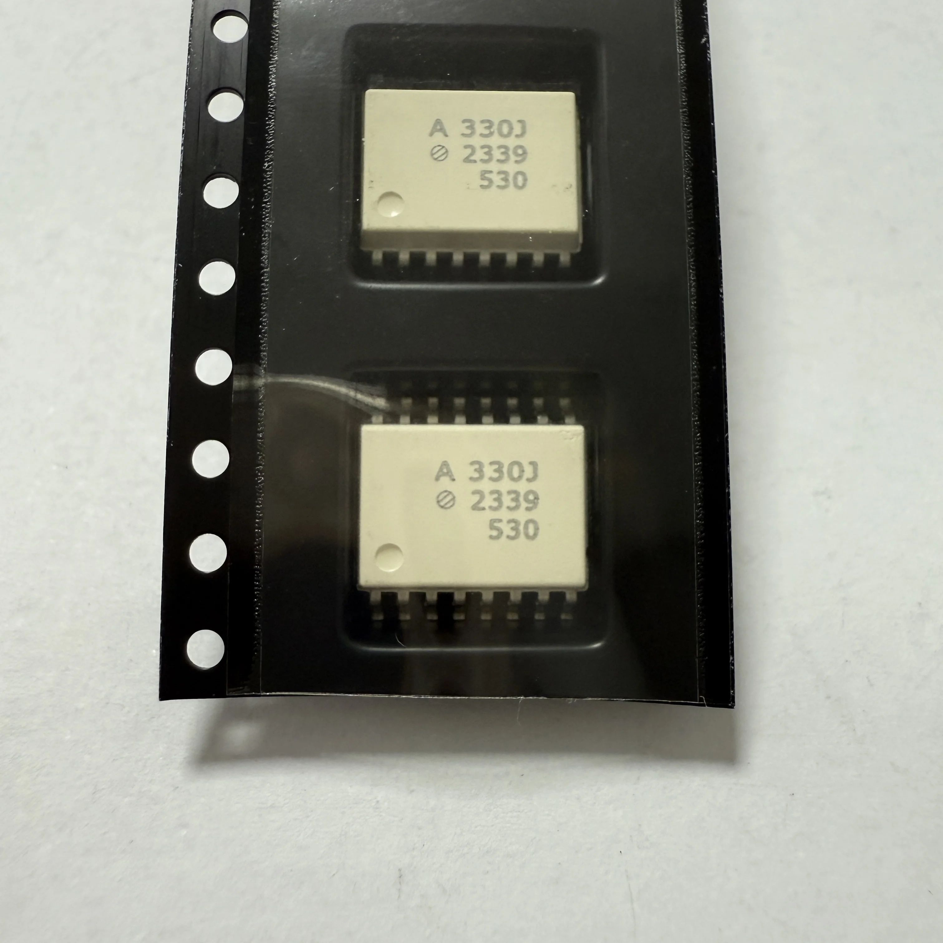 

5PCS/LOT ACPL-330J-500E (Gate Drivers)