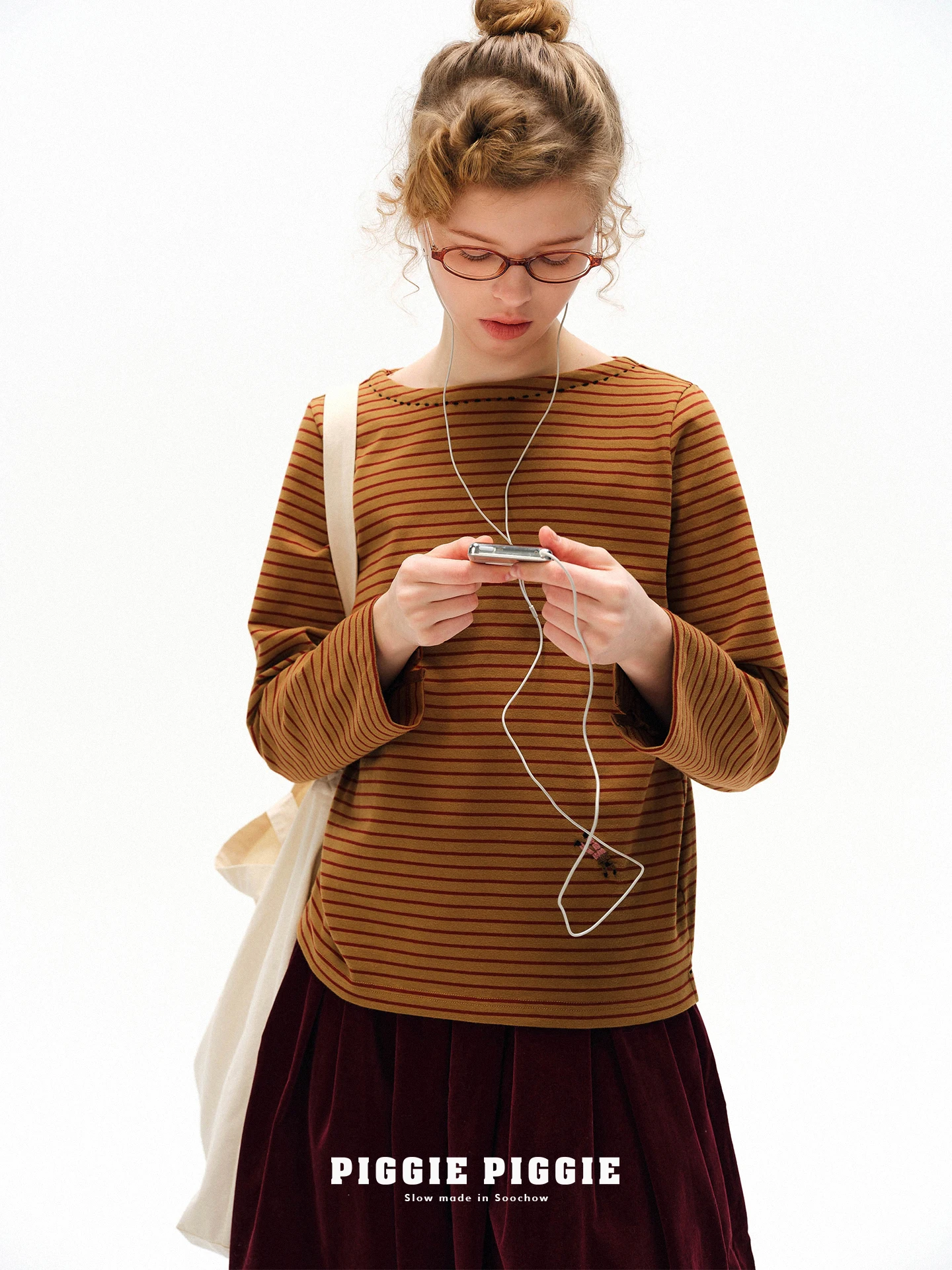 

Японская футболка PIGGIE PIGGIE с ручной вышивкой, в полоску, с длинными рукавами, повседневная, свободного кроя, из хлопка, с круглым вырезом, летняя