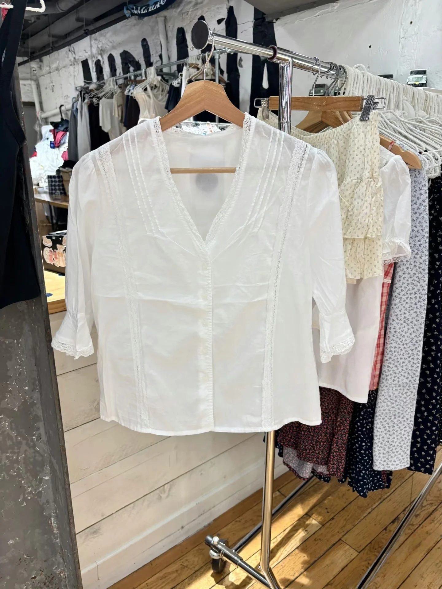 

Retro Sle Brandy Melville Women's irt Vintage Lace White V-ne Mid-sve Button-up Cotton Breathable Thin Cotton Spring...