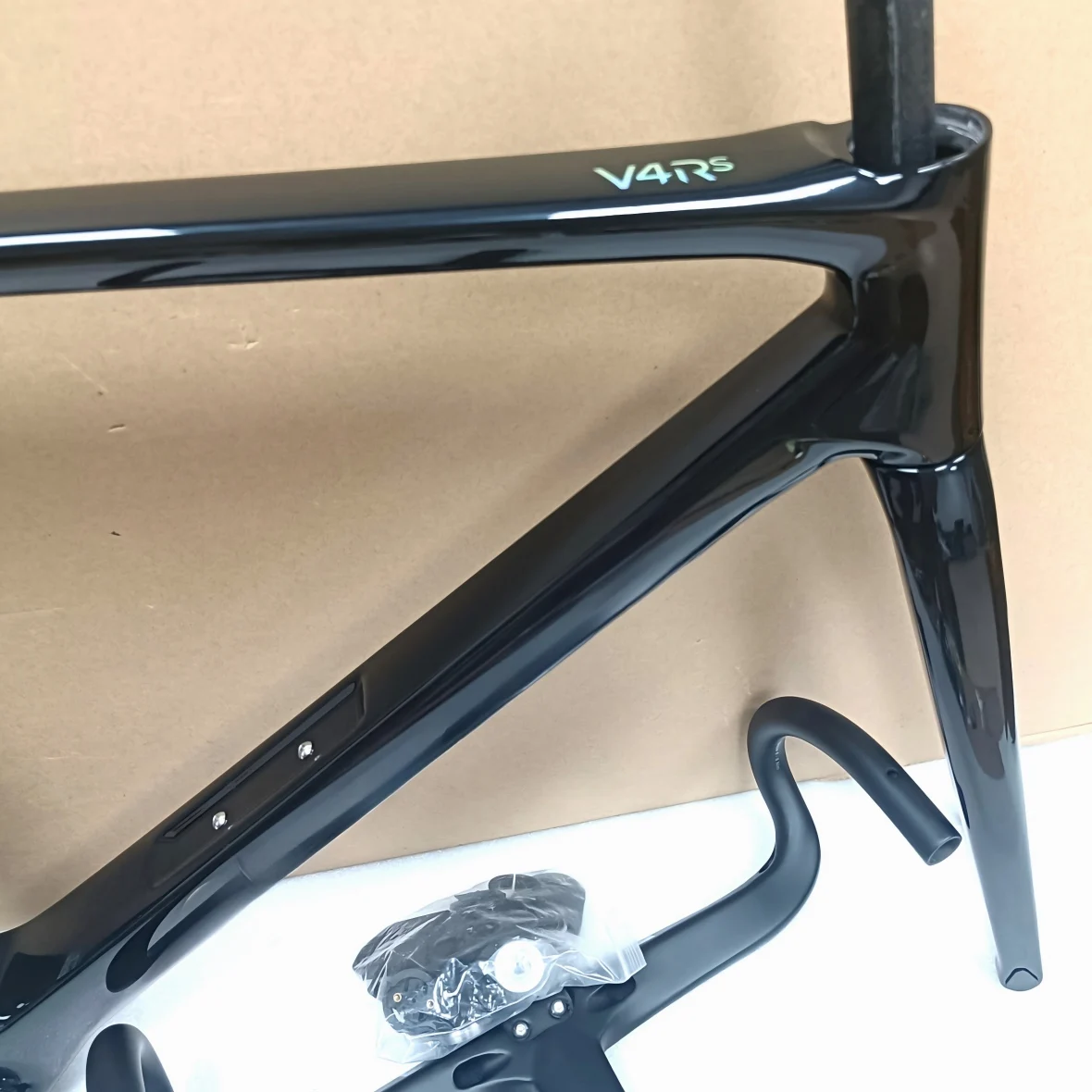 

23 Colors New v4rs Road Carbon Bike Frame Disc Brake Carbon Road Bicycle frameset with Handlebar Available XDB DPD shipping