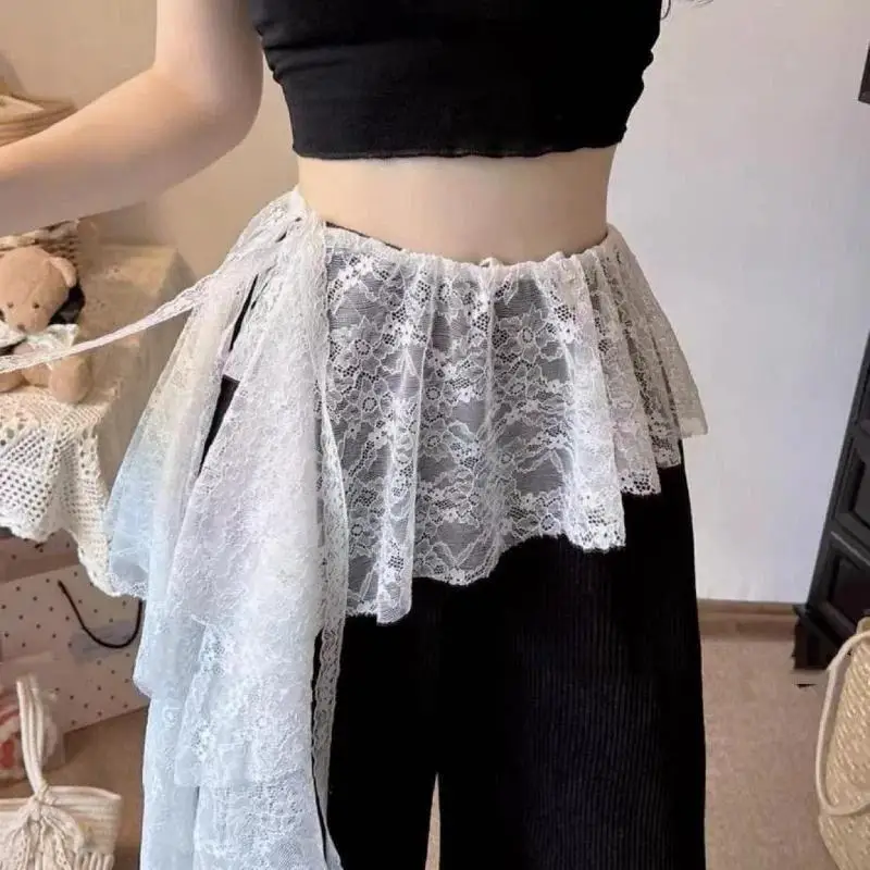 Jupe blanche à volants en dentelle avec ceinture réglable, design ajouré pour un style Y2K et un usage quotidien décontracté