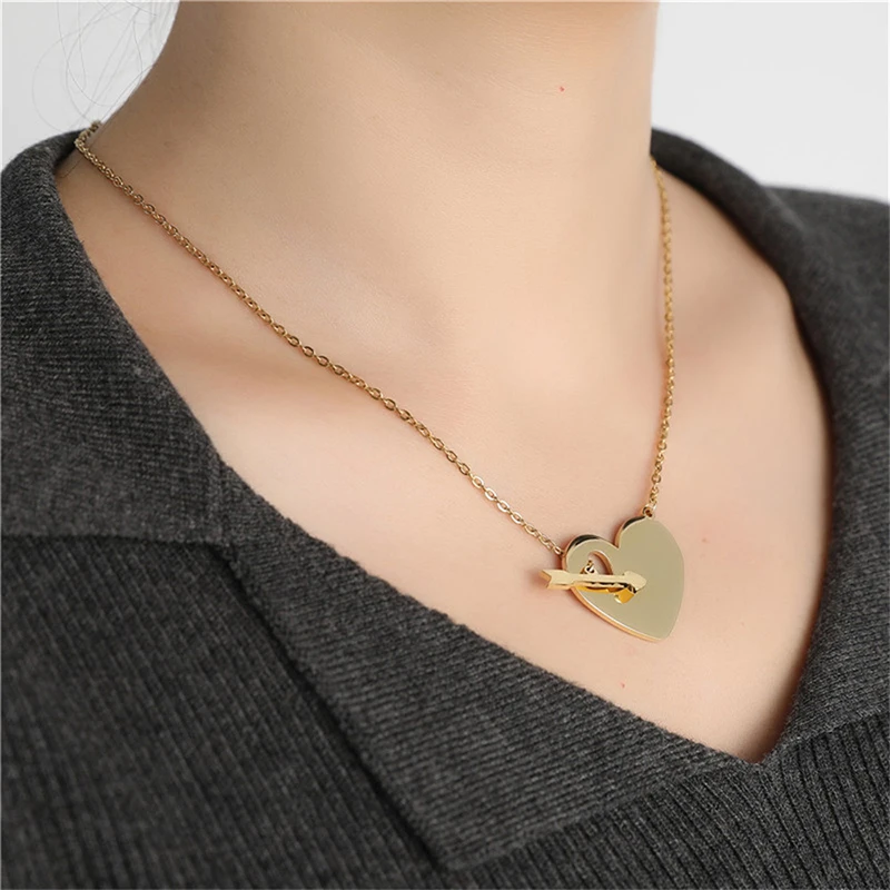 Auxauxme Personalized Custom Name Heart Necklace for Women Stainless Steel Engrave Date Letters Logo Heart Arrow Pendant Collar