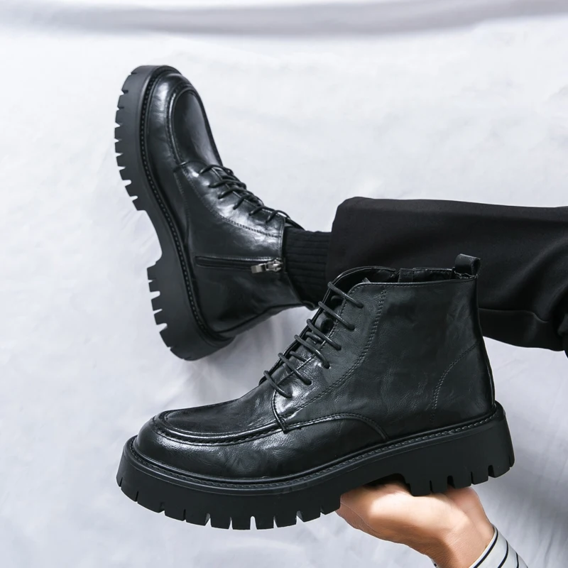 

This autumn's new thick-soled men's shoes feature retro British style riding boots and high-end business casual leather shoes