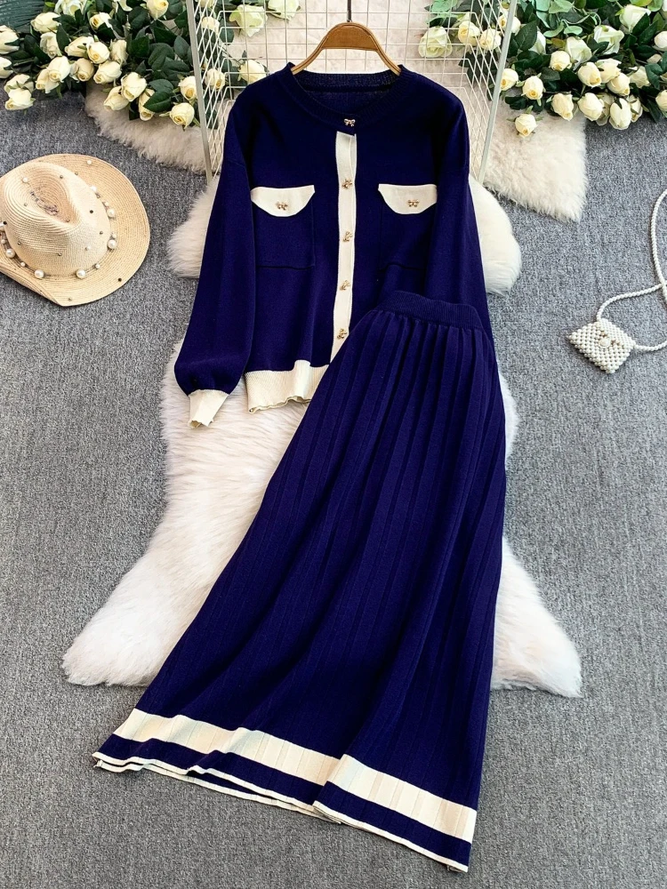 

Elegant contrasting color two-piece set women's spring new light luxury butterfly button striped knitted jacket+pleated skirt