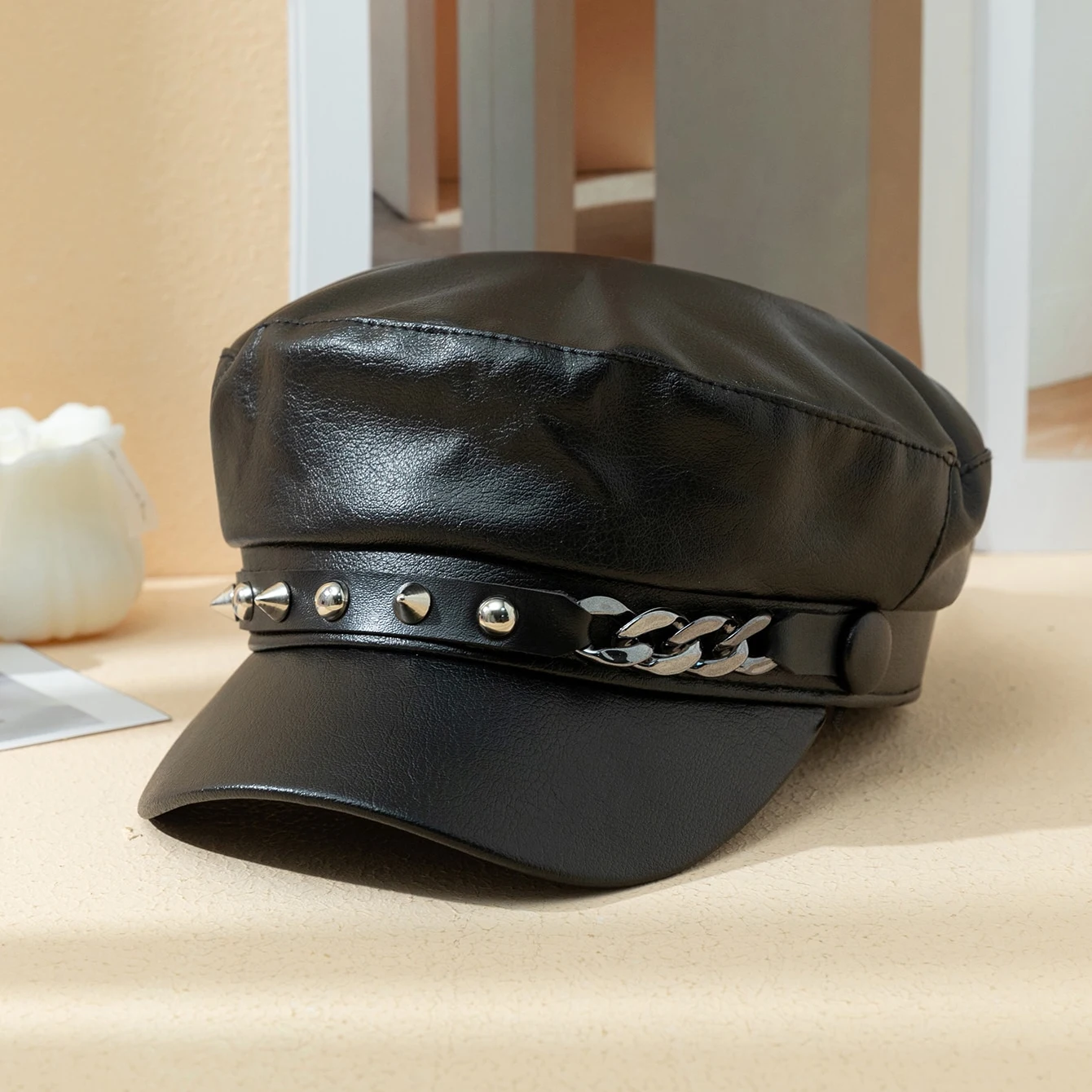 PU belt buckle rivet chain punk style newsboy cap Korean version fashionable girl style baseball cap soft top trendy