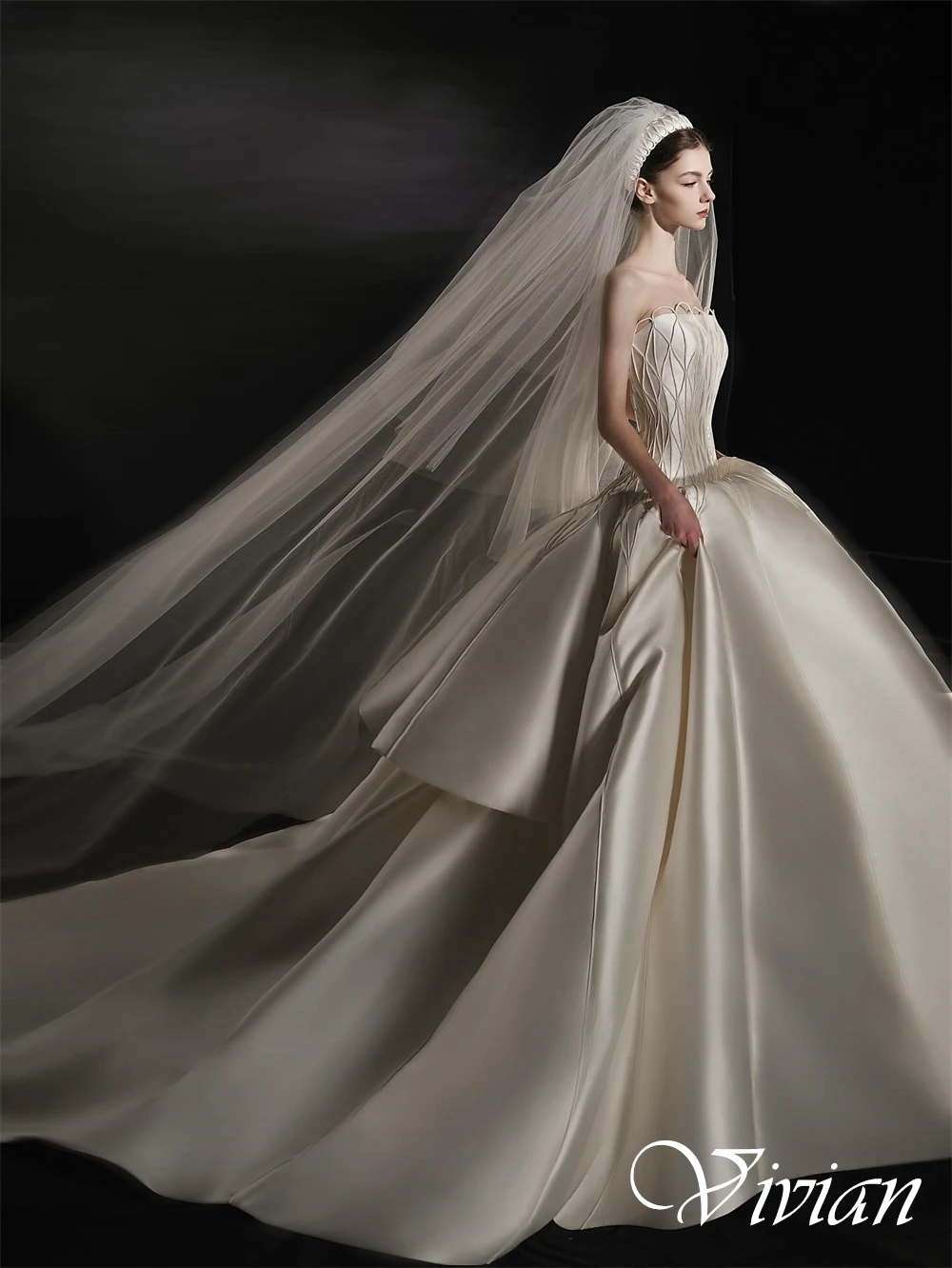 Aangepaste strapless mouwloze formele bruidsjurken A-lijn kapel trein luxe trouwjurk ruches delicate vestido de novia