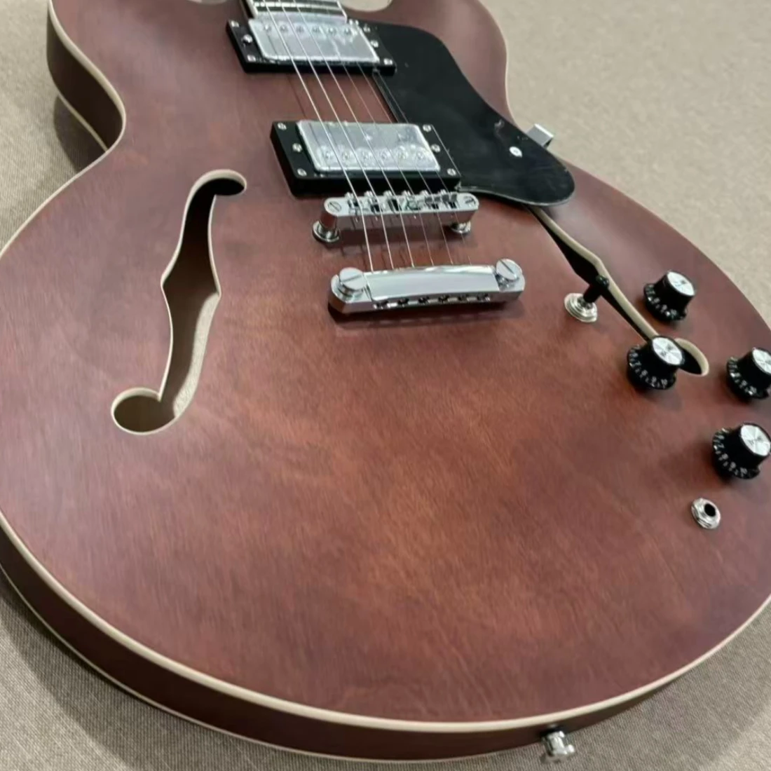 New Arrival Launch Brown Electric Guitar Half Hollow Design Symmetrical Double Scissor Shape 6-Chord Strap Guard Quality Assurance