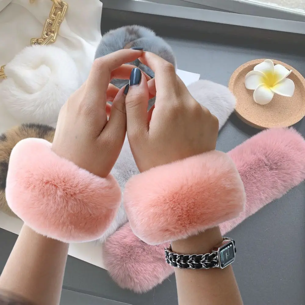 

Корейские женские темпераментные аксессуары для волос, женский браслет с кольцом из кроличьего меха, зимние мягкие плюшевые манжеты, милые теплые на запястья из меха кролика рекс