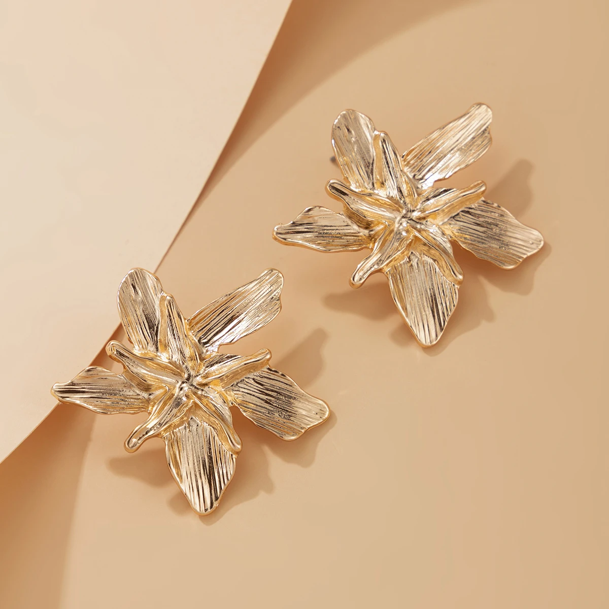 Ingemark Creative Geometric Metal Petal Flower Stud Earrings for Women Vintage Gold Color Piercing Earring Party Y2K Accessories