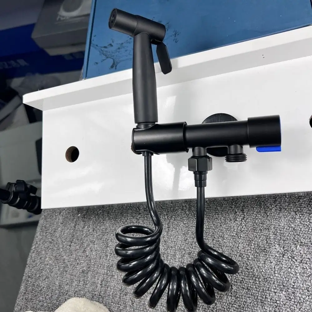 

Ручной опрыскиватель для биде высокого давления, гибкий шланг, регулируемые головки опрыскивателя для унитаза, без держателя палочки, простота установки