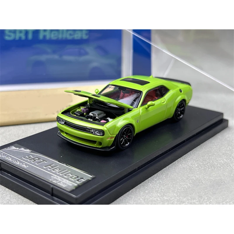 Diecast Model Car 1/64 Size Dodge Challenger SRT Hellcat Alloy Car Model Collection Toys for Boys Gift