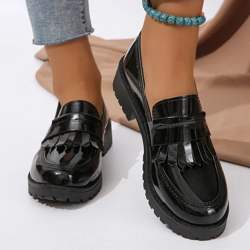 Black Patent Leather Platform Loafers Women Fashion Tassels Shallow Flats Shoes Woman British Style Middle Heels Office Shoes