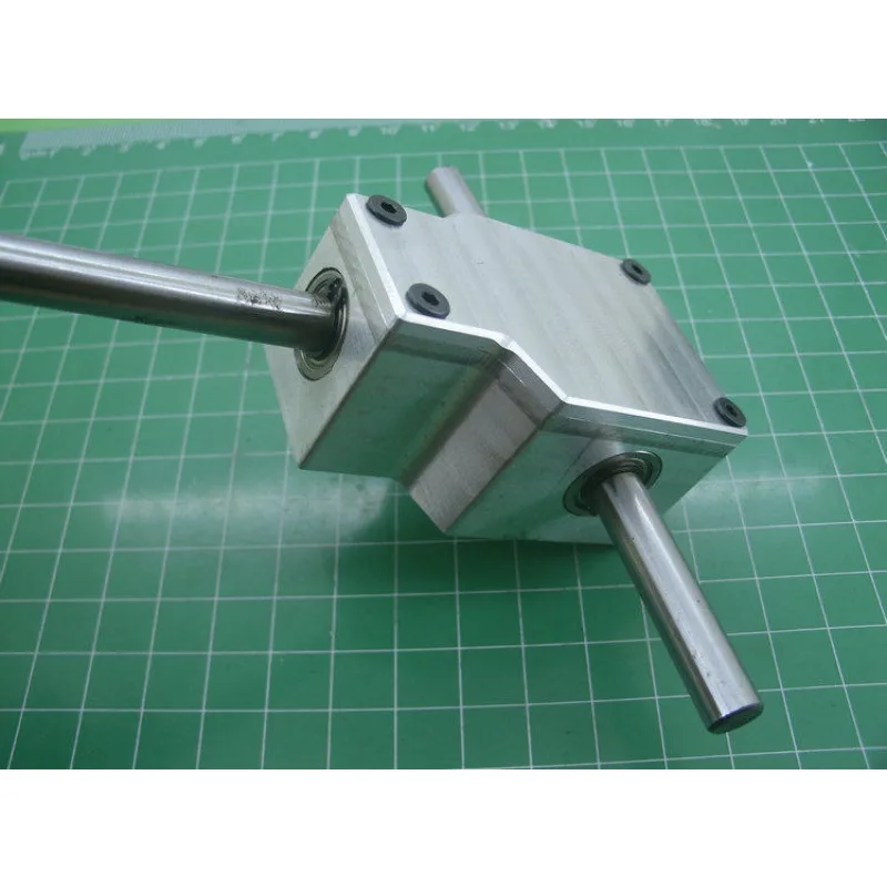 90 degree commutator spiral bevel gear box small reduction ratio 1:1 double output shaft 8MM gear reducer assembly