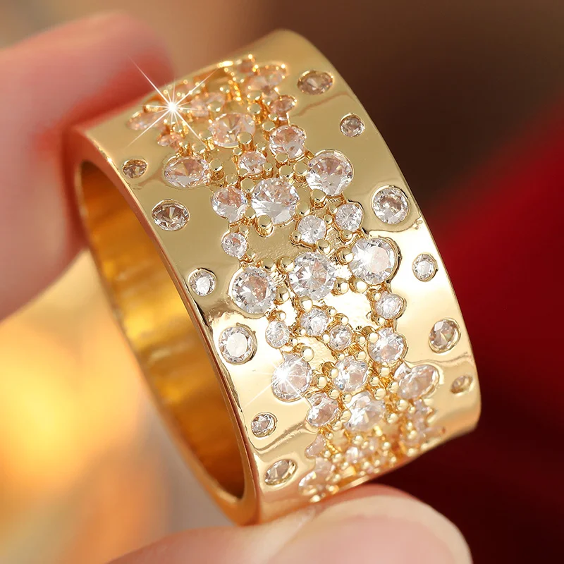Klassischer Vergoldeter Luxus-Damenring mit Breitem Band und Unregelmäßigem Synthetischem Zirkon-Einleger, Glänzender Modischer Ring, Eleganter Schmuck