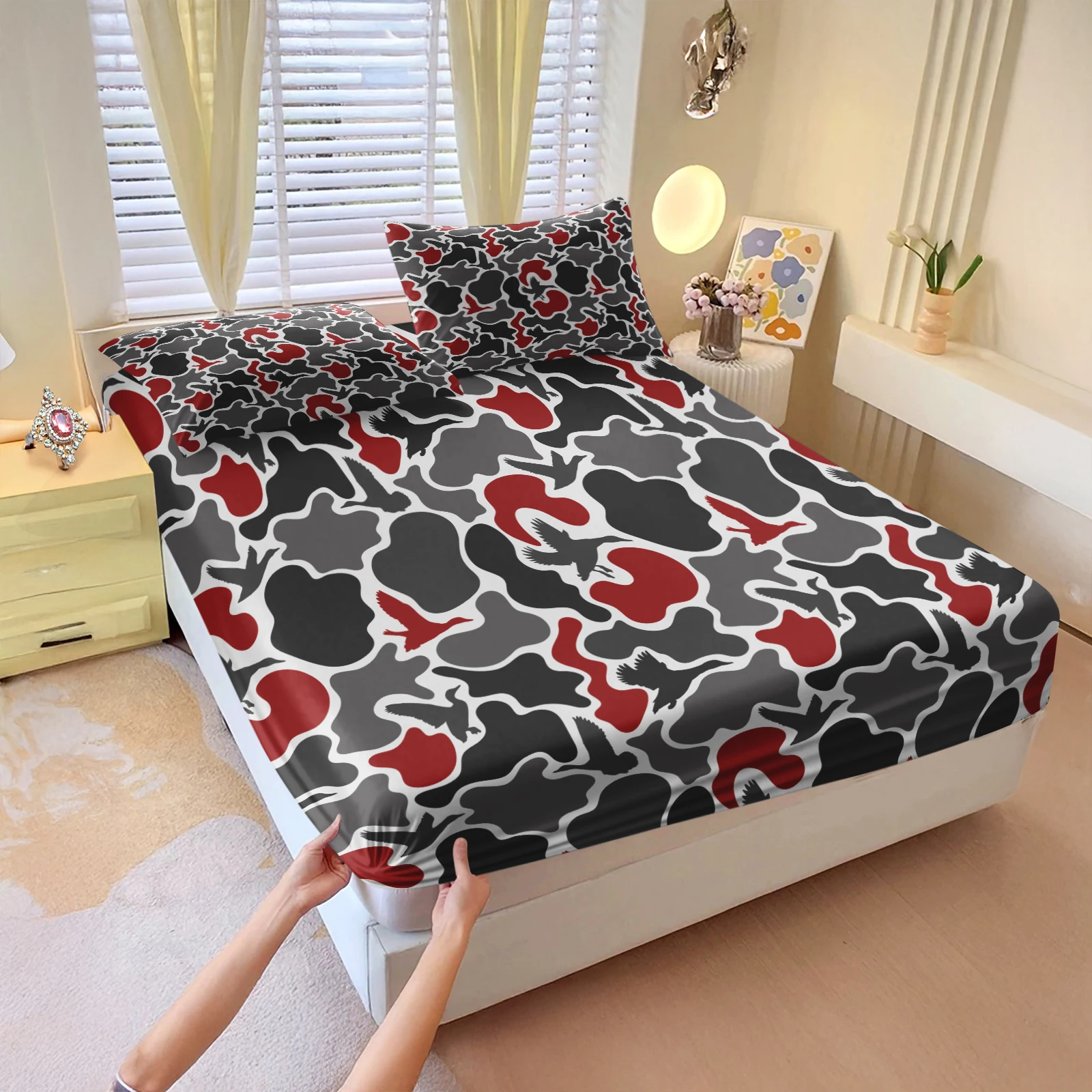 Red Grey Duck Camo Fitted Sheet Set 360° Full‑Wrap Elastic Mattress Cover Polyester Bedding With Pillowcases Hunting Camouflage