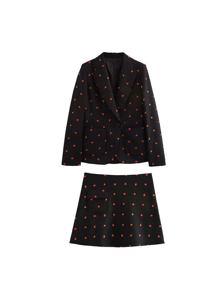 

2024 European and American style women's clothing new fashion versatile strawberry embroidered suit high waist skirt suit