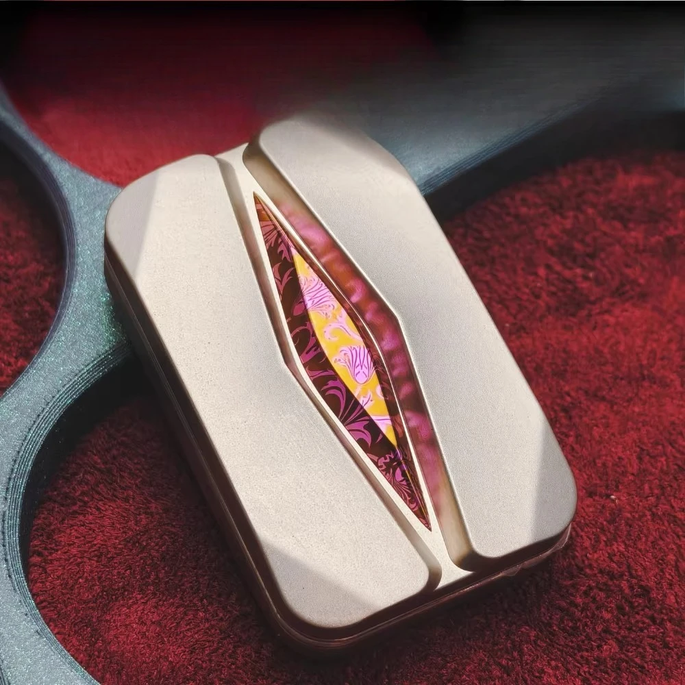 YCEDC Kongshan aleación de titanio Metal grabado Limitless parche de colaboración mecánica juguete de descompresión de tarjeta de empuje competitiva