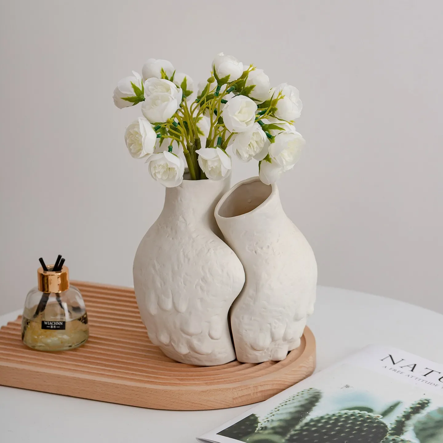 CAPIRON Hug Vase Set for Pampas Grass Flower Abstract Embrace Figurines Modern Pop Art Home Living Room Decoration Wedding Gift