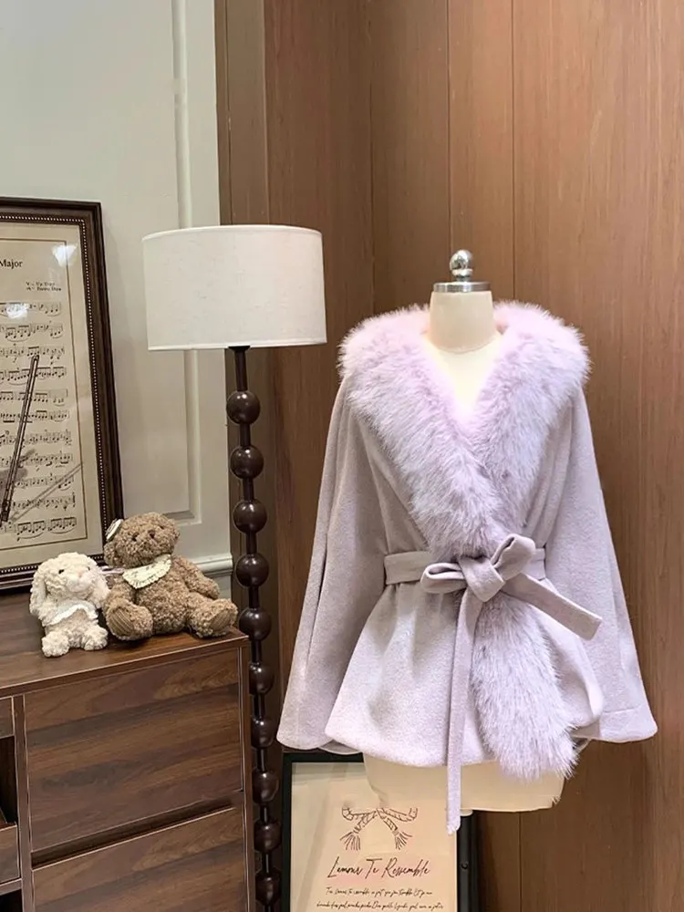 

Burjuman Comfortable Woolen Coat for Women with Fur Collar Elely Designed Snow Mountain Aosphere Quali Faionable