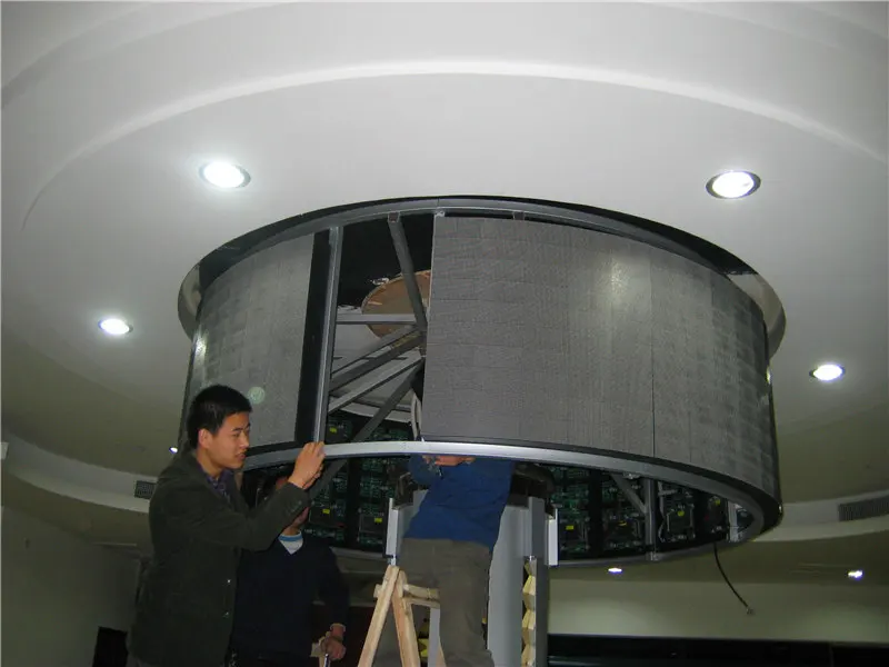 Display LED cilindrico curvo P4 Colonna led P4