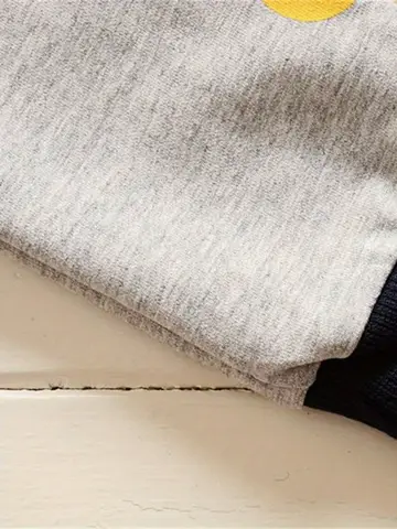 Höstset för småbarnspojkar med löst tryck, digitaltryckt kappa + t-shirt + vardagliga sportbyxor, 3-delat set 6 best sales pojkkläder - №5