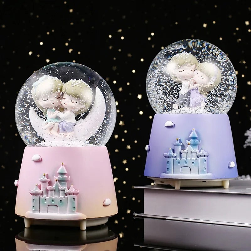 

Couple Embrace Crystal Ball Pink Princess Castle Snow Globe With Music Desktop Decor Ornaments Girlfriend's Birthday Gift 수정구