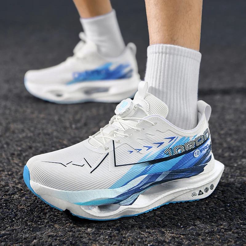 Herren-Freizeitsportschuhe mit Drehverschluss, professionelle Laufschuhe mit Carbonplatte, Unisex-Laufschuhe mit farbverlaufendem, atmungsaktivem Mesh-Material, hohe Rückfederung, stoßdämpfend, verhindert Verdrehungen, rutschfest, abriebfest, für Langstreckenläufe, Training, Fitness, Freizeitsportschuhe. – Detail 5
