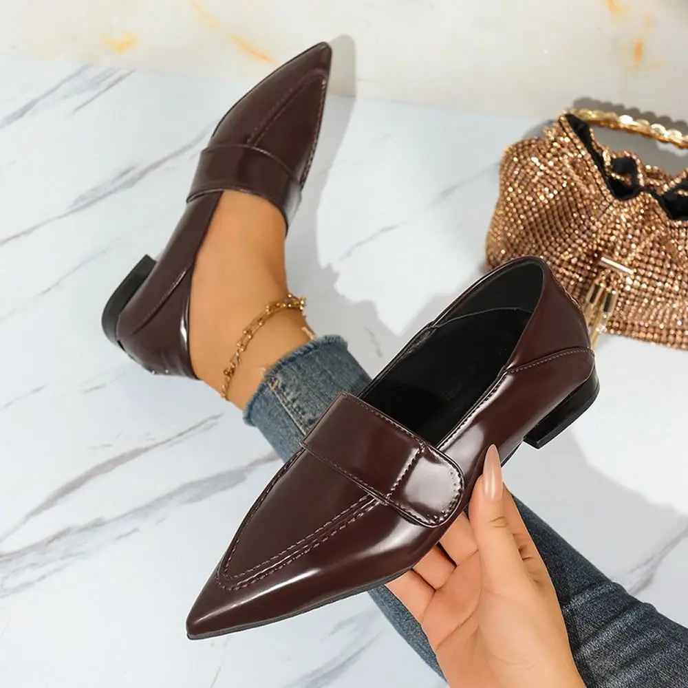 รองเท้าหนังหัวแหลมแบบสวมสำหรับผู้หญิง รองเท้าลำลองแบบสวม ปากตื้น รองเท้าแบนนุ่มสบายสำหรับผู้หญิง หัวเหลี่ยม เหมาะสำหรับใส่คู่กับชุดเดรส