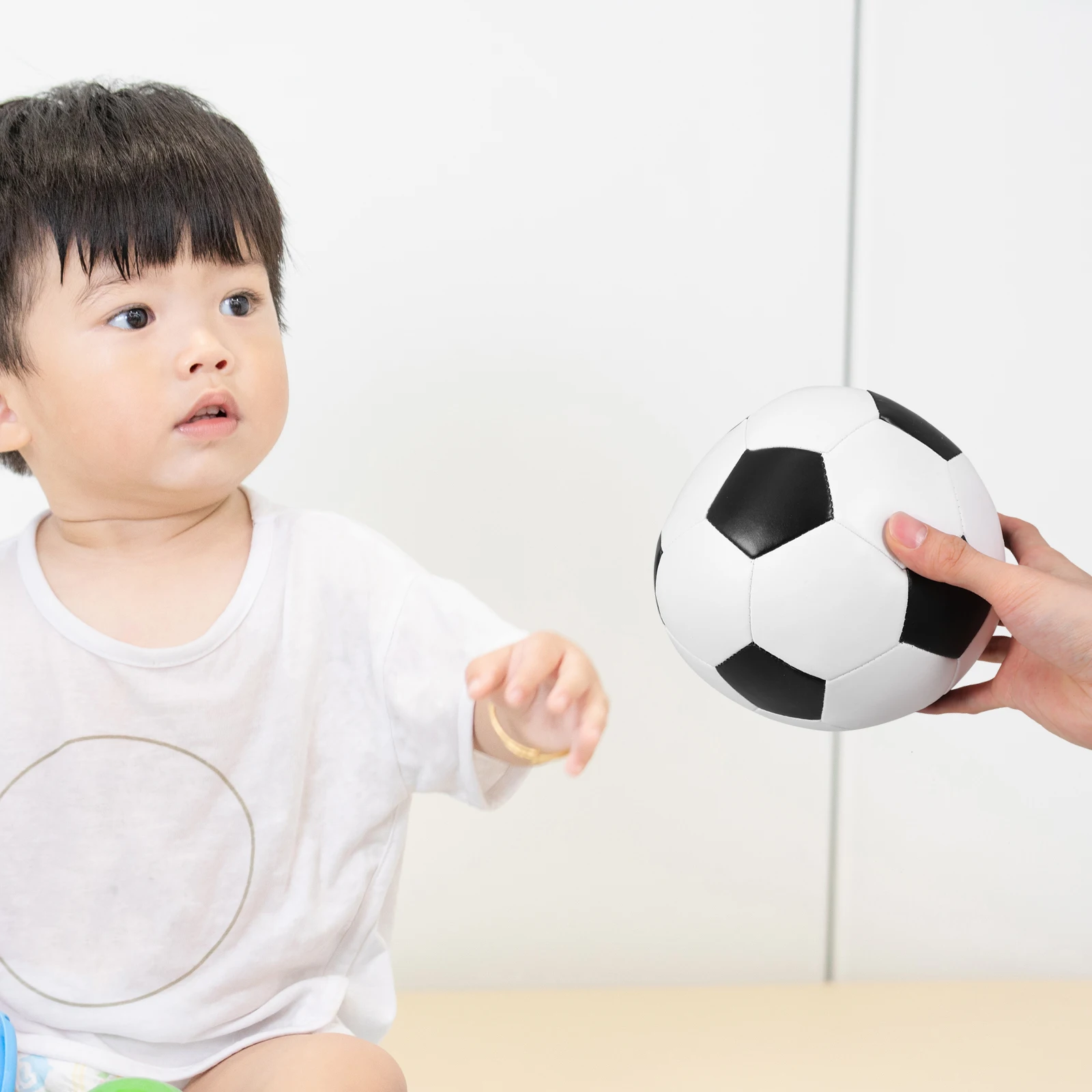 การศึกษาลูกฟุตบอลในร่มฟุตบอลกลางแจ้งของเล่นฟุตบอลเงียบ Bouncy Ball สําหรับเด็ก