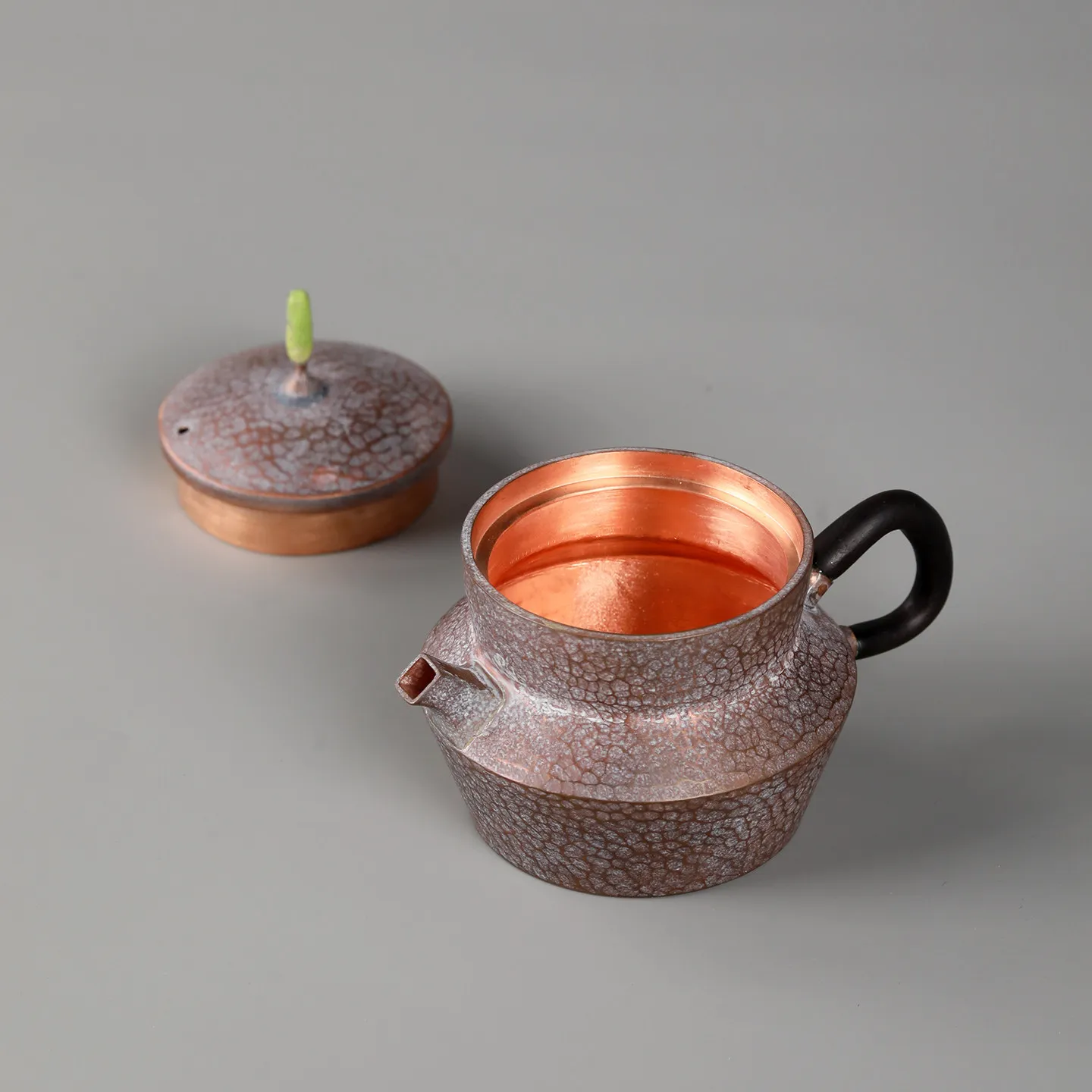 Chinese mainland copper teapot cold forging process handmade hammer pattern tea room copper pot cloud step