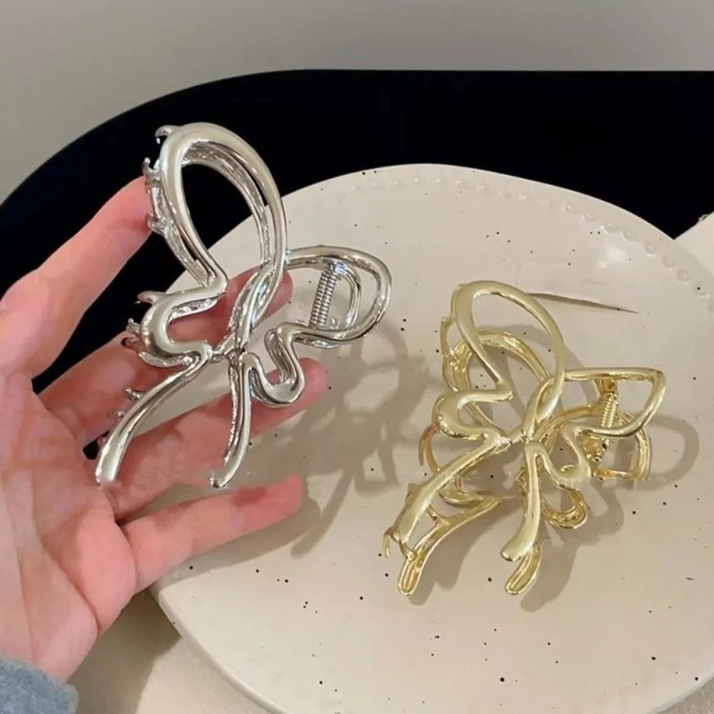 

1pc Fashion Gorgeous Butterfly Shaped Hair Claws Elevate Hairstyle Chic Statement Making Clips for Effortlessly Elegant Updos
