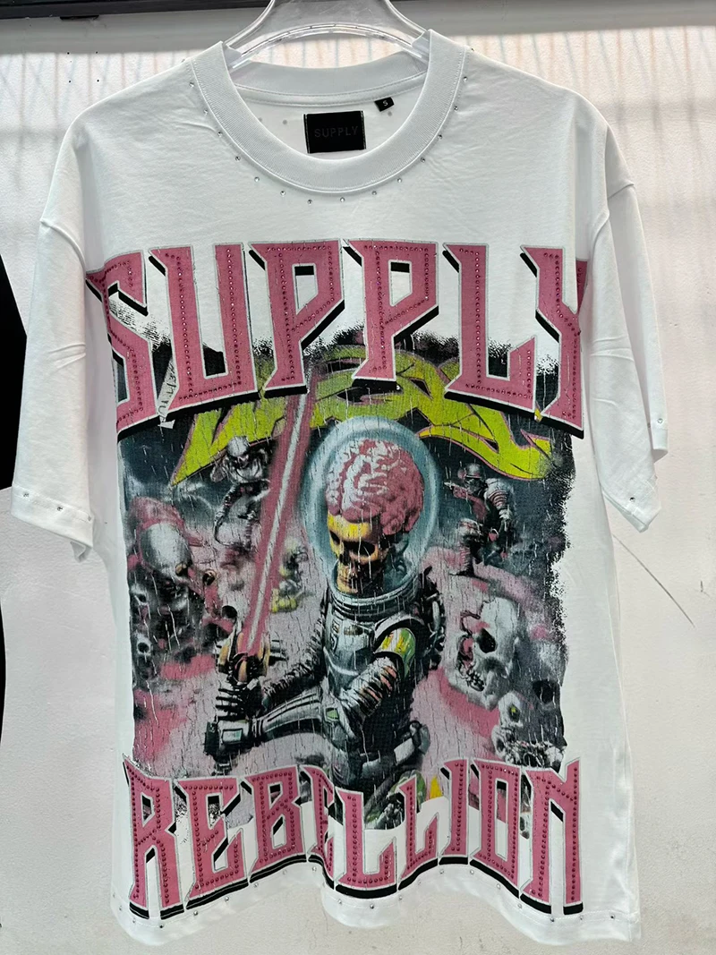 Hip-Hop Streetwear Lustiges Skelett-Grafik-T-Shirt für Männer Vintage Schwarz Gewaschenes Strass-Tee Übergroßes Baumwoll-Shirt im Used-Look – Detail 2