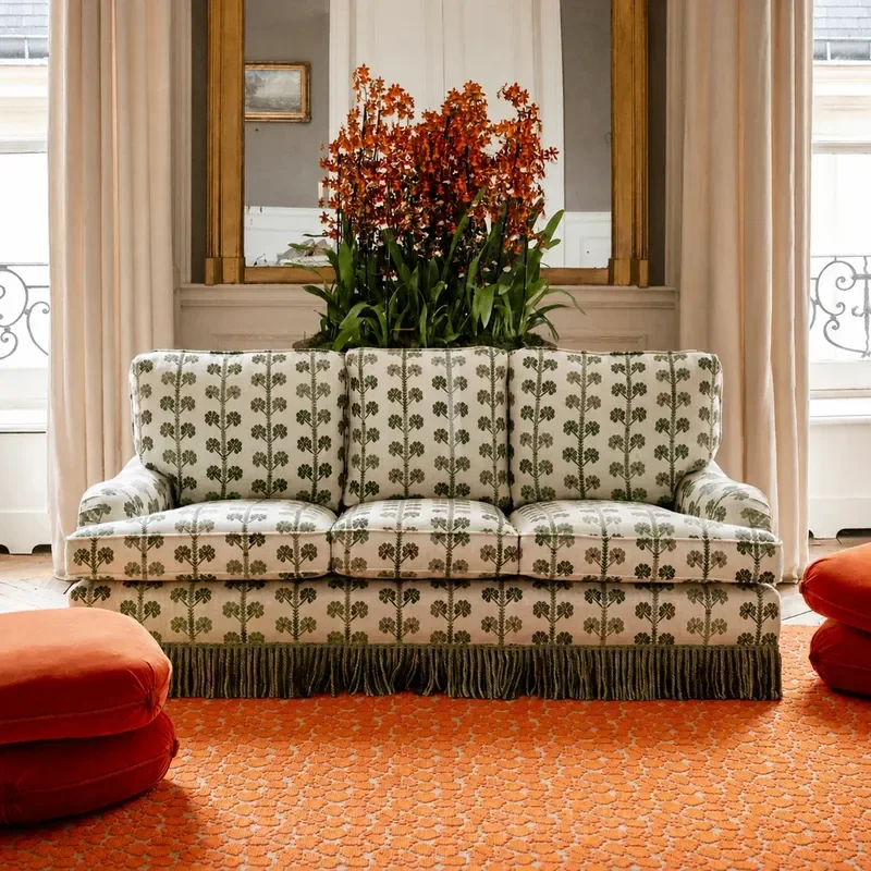 Retro Tassel Printed Fabric Sofa Solid Wood Frame Compact Couch for Small Apartment Living Room Bedroom Furniture