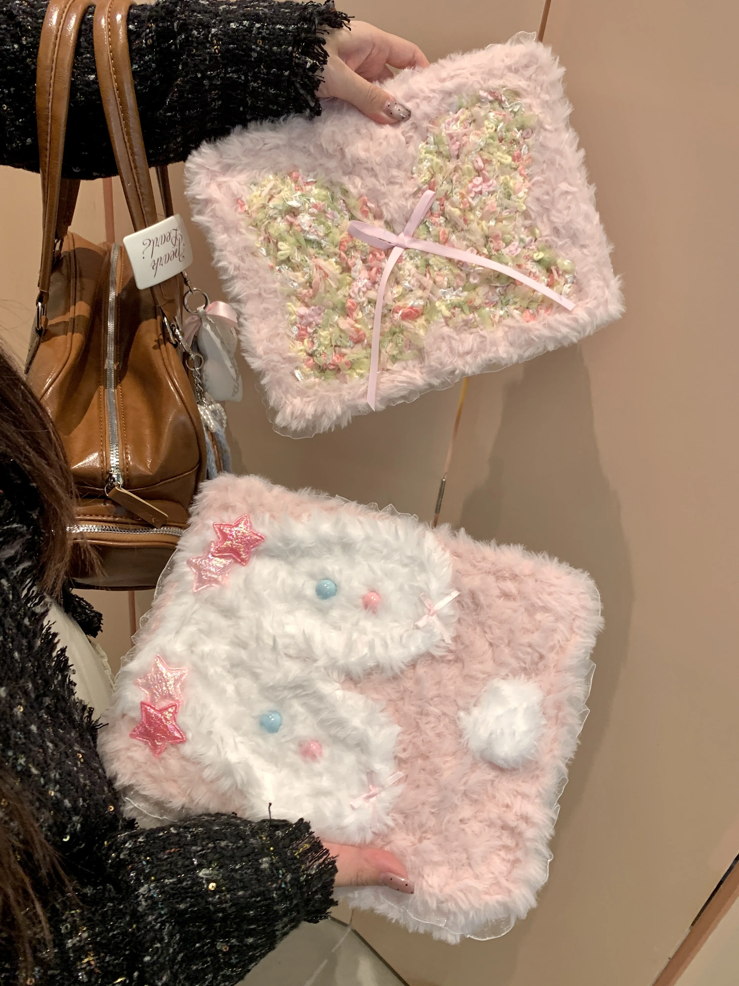 Winter Cute Plush Bracket iPad Tablet Case Mini 7 Air 6 2025 iPad Pro 11 inch 2024 13 inch Accessories Holder A16 Cute Rabbit