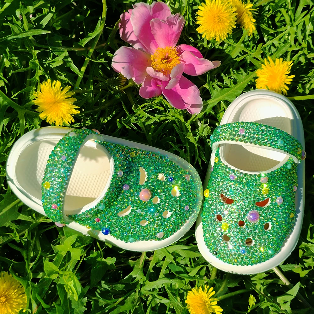 Handmade Rhinestones Bling Girls Womens Kids And Mother Summer Hole Sandals Garden Beach Slippers Sandals Quick Drying Shoes