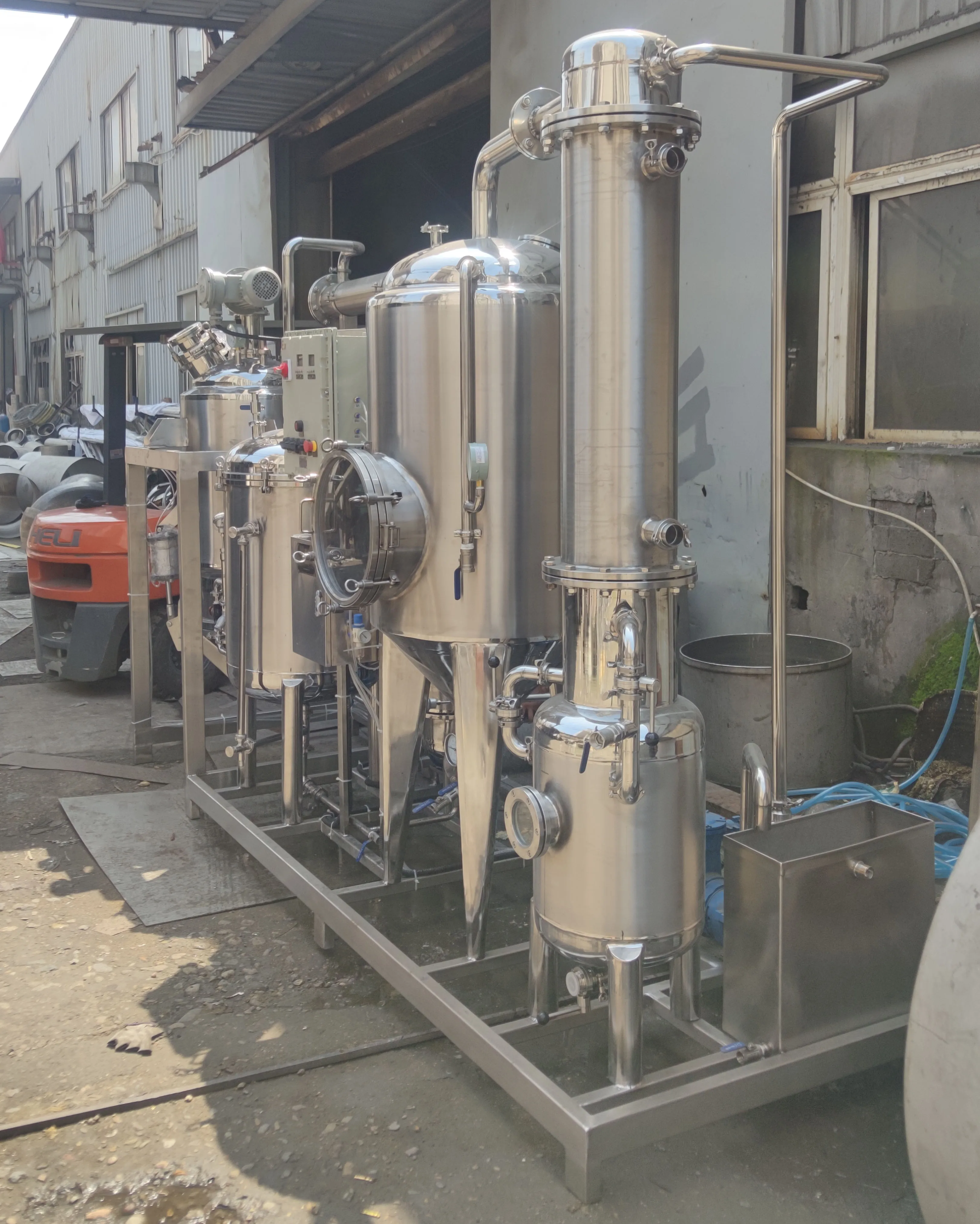 Piccola unità multifunzionale di estrazione e concentrazione