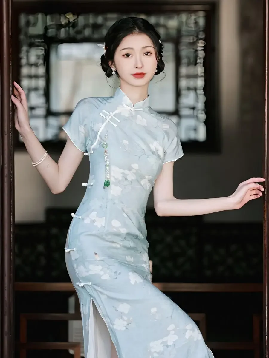 

Cheongsam для девочек, новинка 2025, ретро-стиль, молодой стиль, с цветочным принтом, светло-голубое элегантное повседневное улучшенное платье в китайском стиле