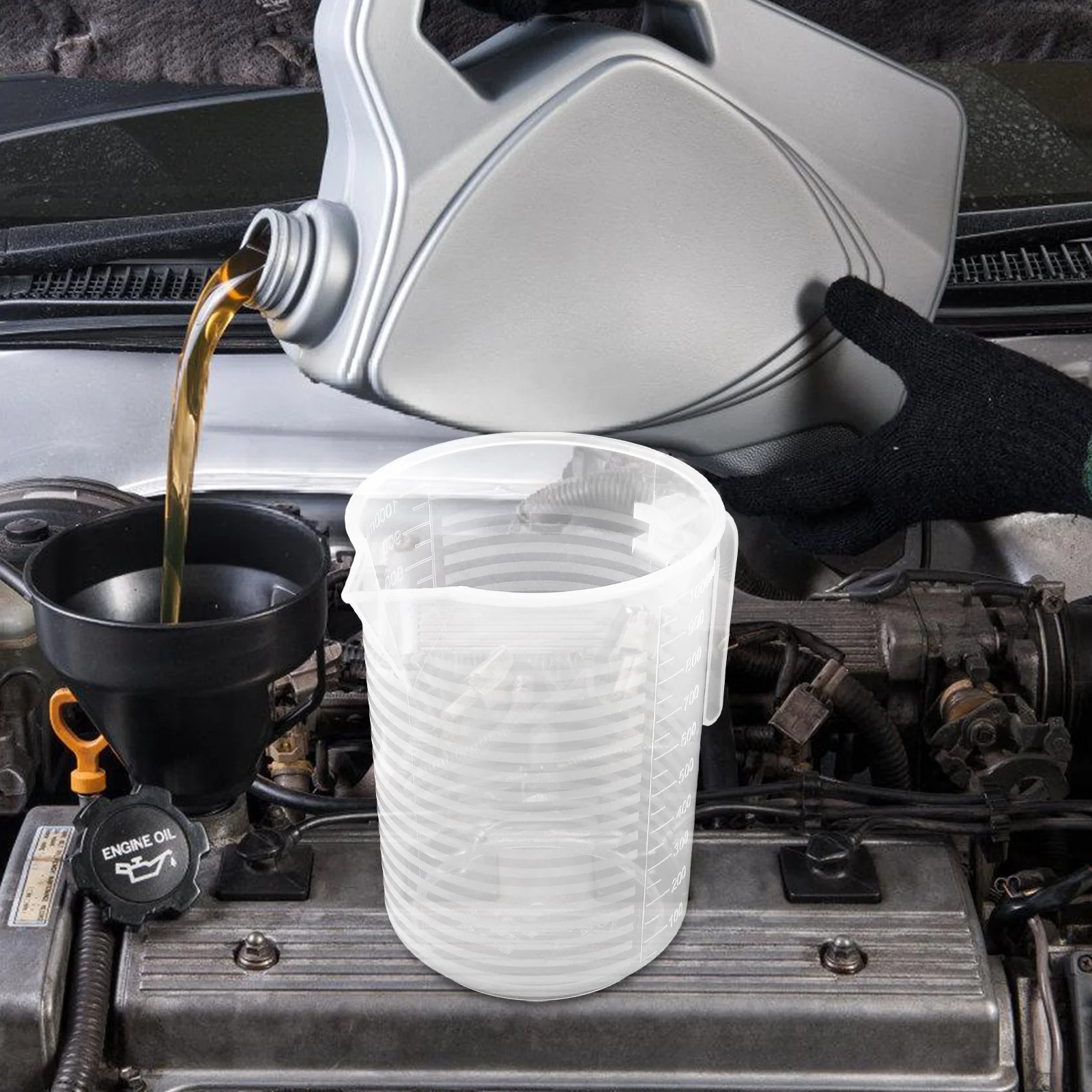 

Automotive Oil Pitcher Large Capacity Plastic Transmission Oil Cup Easy to Read Scale Resistant to Breakage Universal Measuring